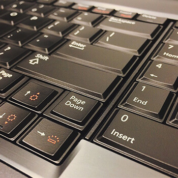 Rozrywka w pracy nauczyciela – jak wprowadzenie zabawy może poprawić atmosferę w klasie