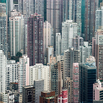 Wygodne krzesła na wesele: Klucz do udanej i komfortowej zabawy!