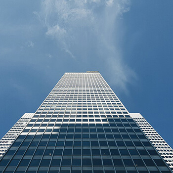 Porównanie systemów EPR we Francji: obowiązki zbierania danych, raportowania i bazy danych