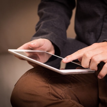 Wygodne krzesła na wesele: Klucz do udanej i komfortowej zabawy!